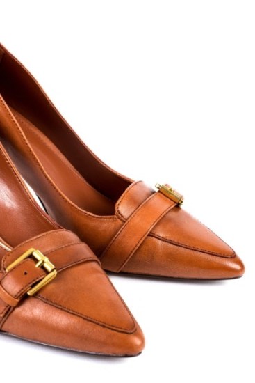 brown pointed high heels 400x600